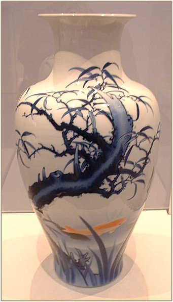 Meiji-era porcelain vase by Kato Tomotaro