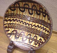 English slipware on display at the Mingeikan, 2004