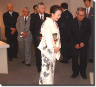 Suzuki Goro giving tour to imperial visitor